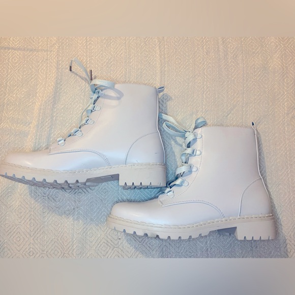 Jordyn Lug Sole Combat Boot Size 7 Pastel Blue - Picture 5 of 6